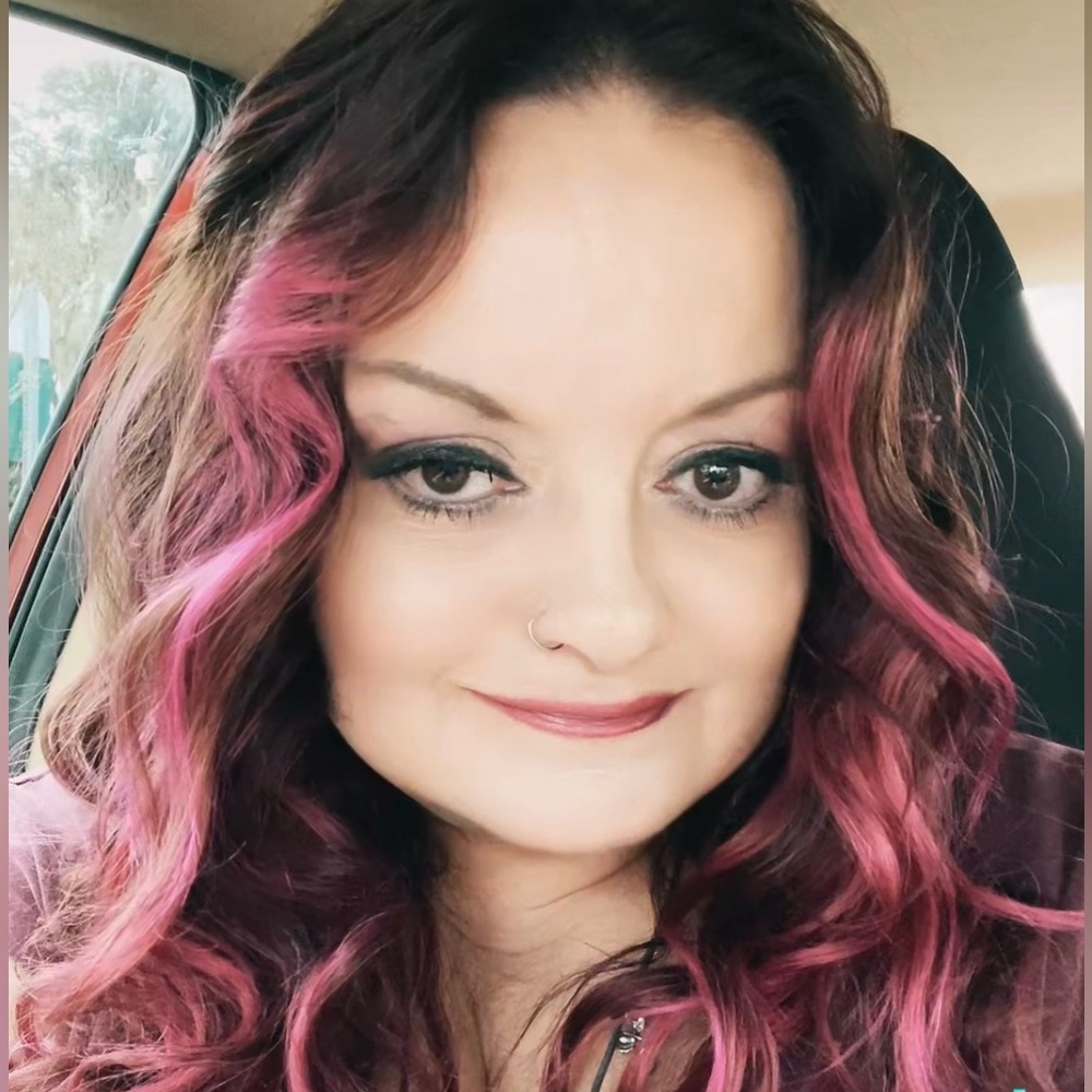 Meet your Posher, Felisha
